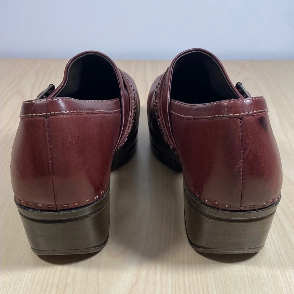 Sofft Burgundy Red Mules with Decorative Strap and Slip Resistant Sole - Picture 3 of 8